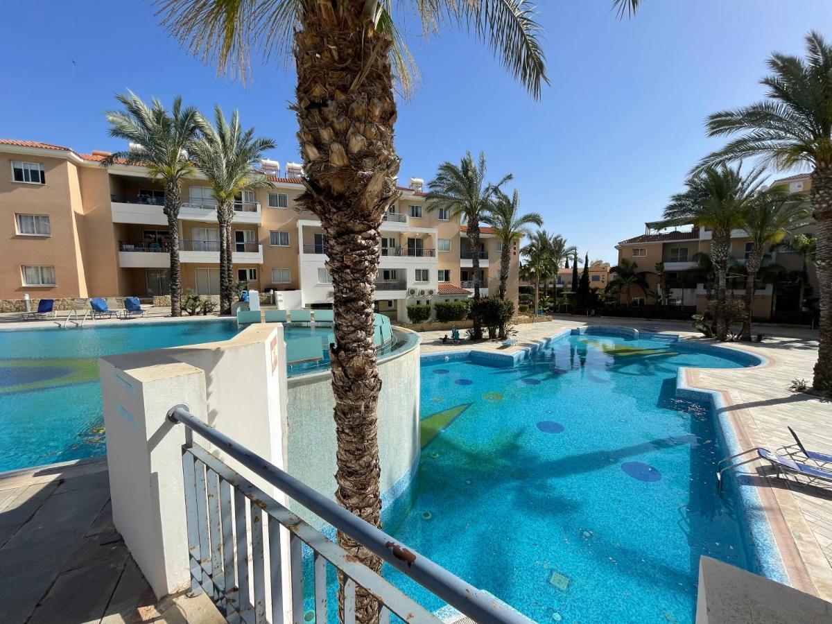 Iris Village Grand Apartment Πάφος Εξωτερικό φωτογραφία