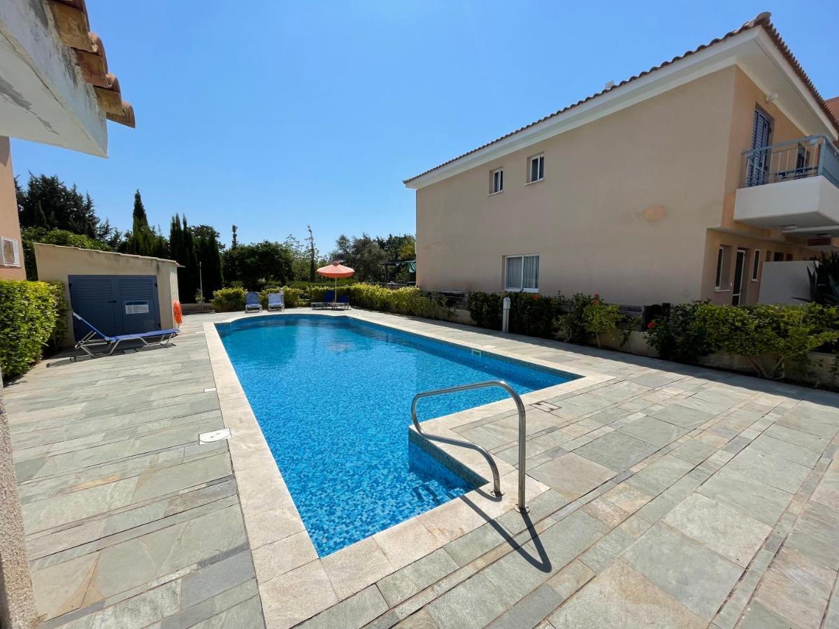 Iris Village Grand Apartment Πάφος Εξωτερικό φωτογραφία