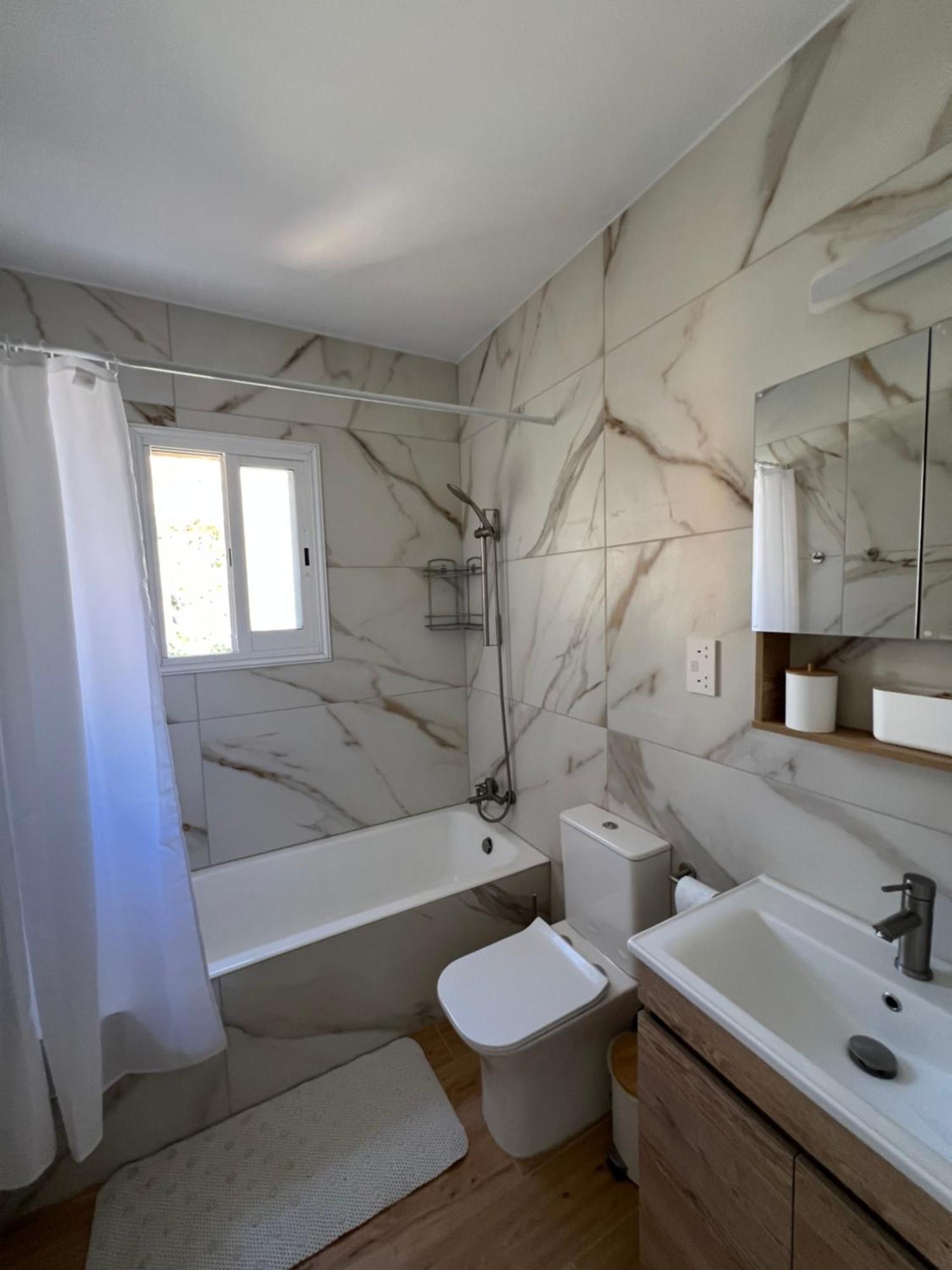 Iris Village Grand Apartment Πάφος Εξωτερικό φωτογραφία